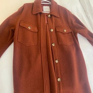 Aritiza long shirt jacket in maroon